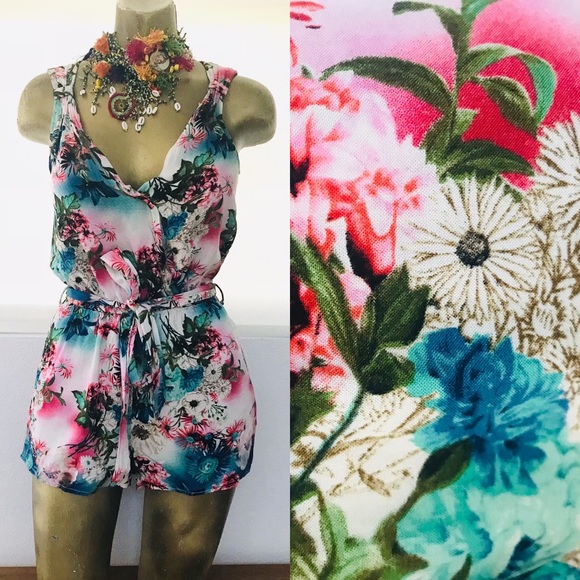 Boho Resort Floral Shorts ROMPER Small - Picture 2 of 13